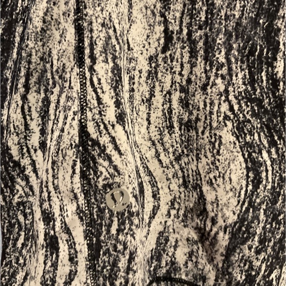 * * 🍋 Lululemon RunBeam Lightweight Pullover - Picture 5 of 8